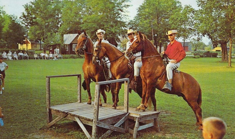 Pennellwood Resort - Vintage Postcard (newer photo)